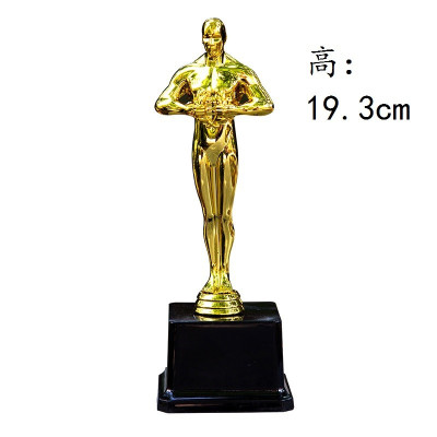 Trofeo Oro Tipo Oscar 19.3cm